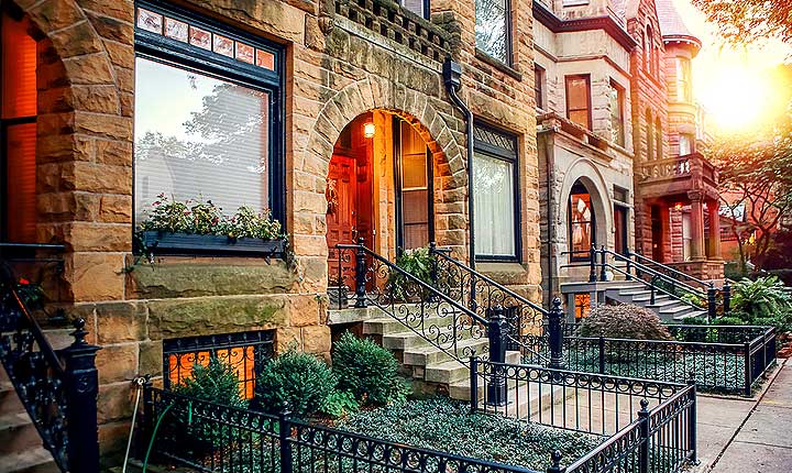 House sitting and Pet Sitting in Chicago - the perfect in-home alternative to dog boarding in Chicago